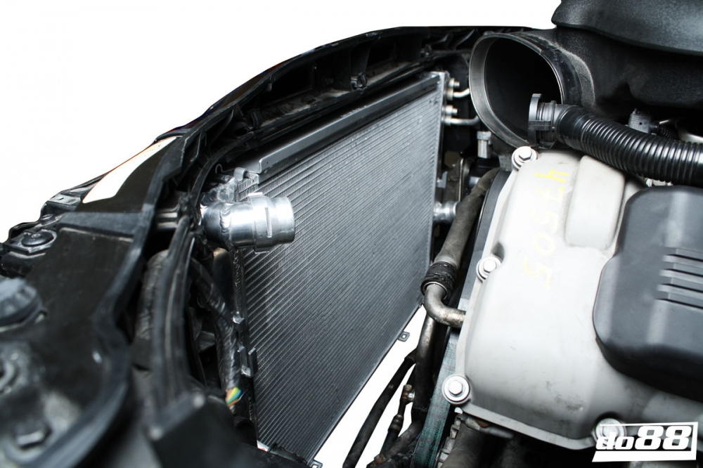 BMW M3 E90 E92 Wasserkühler Aluminium BMW M3 E90 E92 Wasserkühler Aluminium