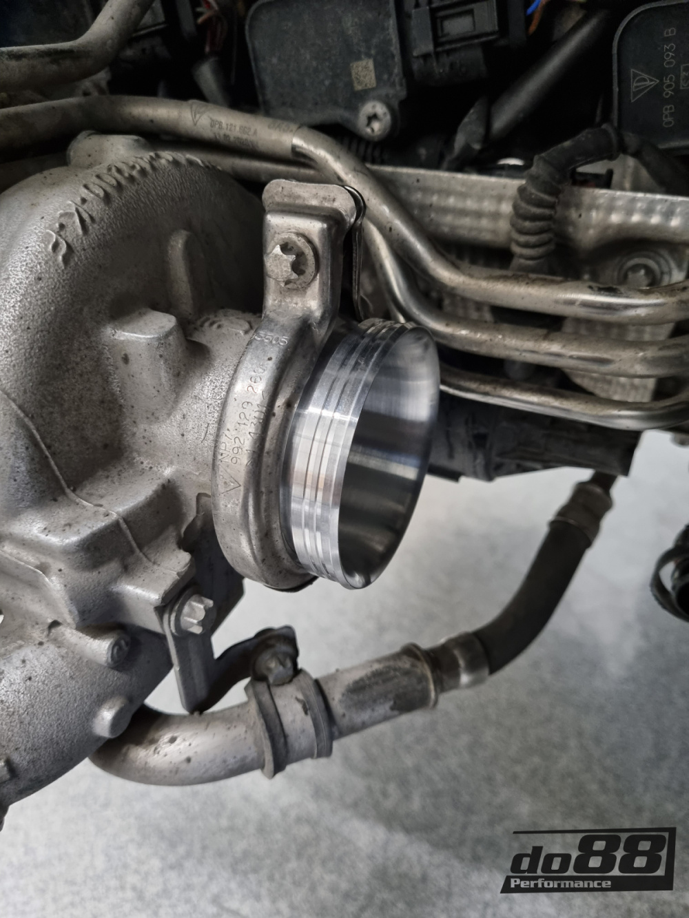 Porsche 911 Carrera (992) Einlassschläuche zu Turbo, OE/do88 66mm Luftfiltergehäuse Porsche 911 Carrera (992) Einlassschläuche zu Turbo, OE/do88 66mm Luftfiltergehäuse
